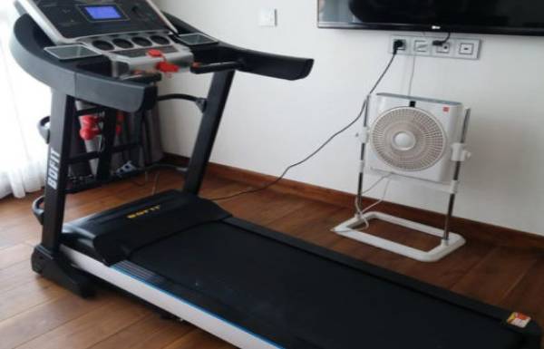 Ném tiền qua cửa sổ vì mua máy chạy bộ cũ qua MXH