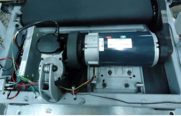 Máy chạy bộ giá rẻ cháy động cơ như ngả rạ vì sao